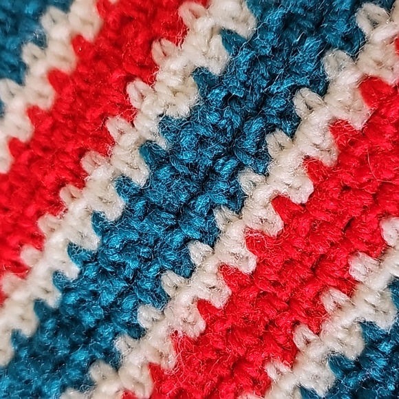 Vintage handmade handcrafted crochet Poncho colorful fringes small - Picture 11 of 11